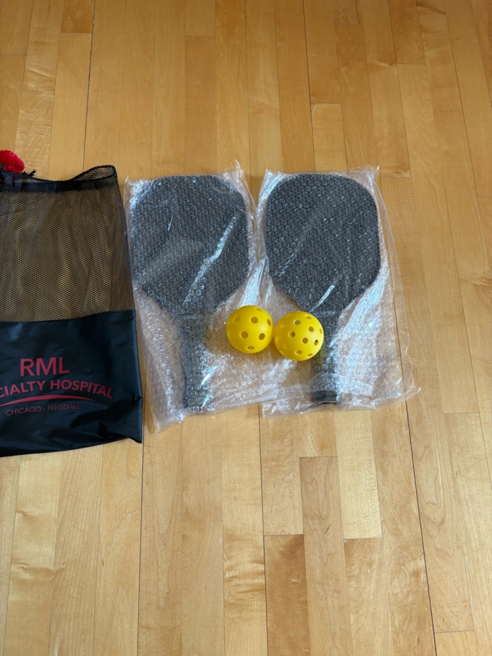 Pickleball Paddle Set with Carry Bag - Black Paddles & Yellow Balls, NWT - Picture 3 of 4
